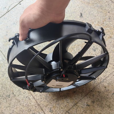 419297 Rozwiązanie chłodzące z czarnego metalu i tworzyw sztucznych dla transportu